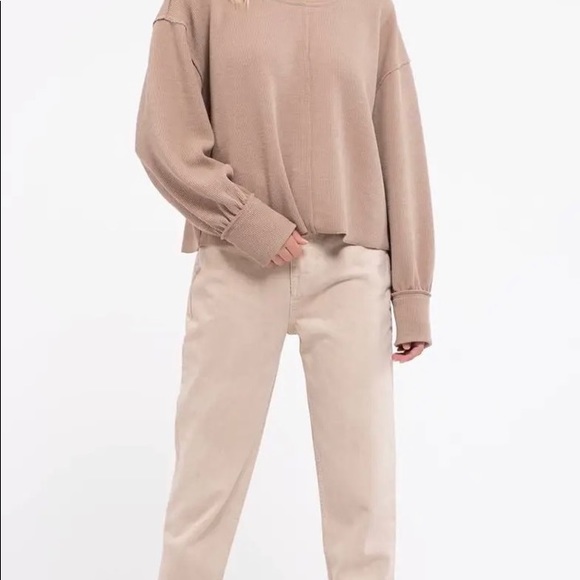 By the river cropped sweater in beige - Picture 6 of 6
